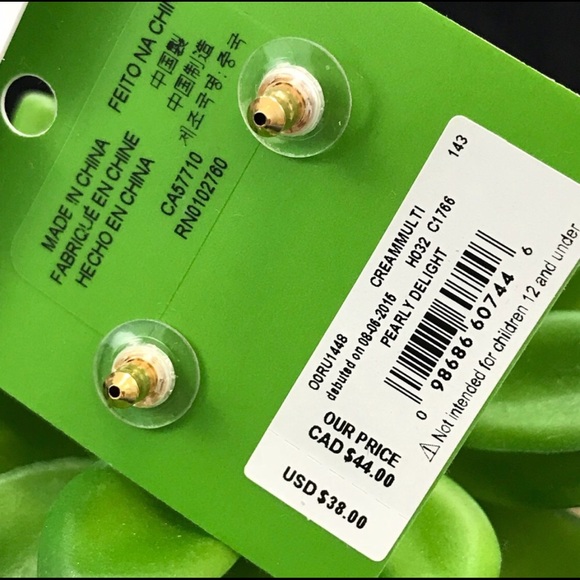 Kate Spade Pearly Delight Large Stud Earrings - Picture 4 of 5